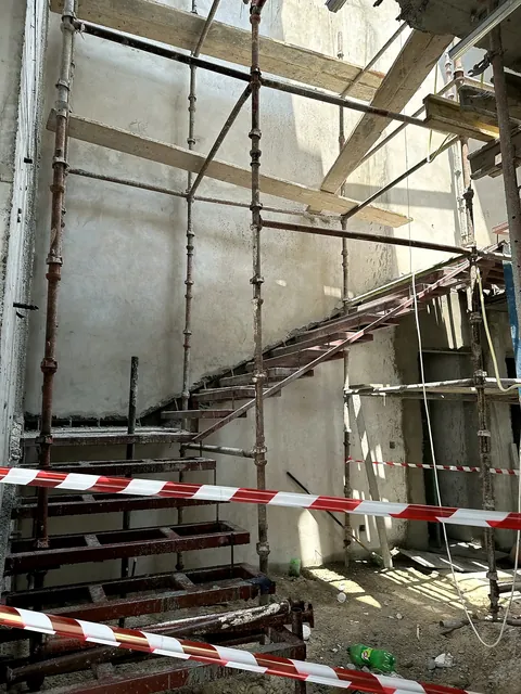 Custom steel staircase fabricated by Finesse