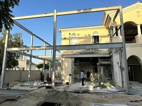 Steel-frame villa renovation and extension in Dubai